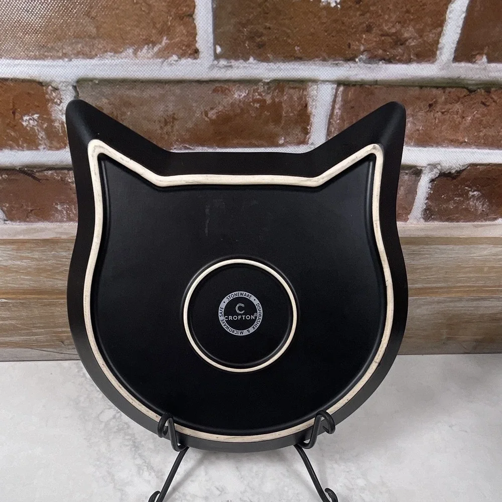 Crofton Black Stoneware Cat Face Plate, 10 x 9.5, Cat Lovers Gift, Halloween